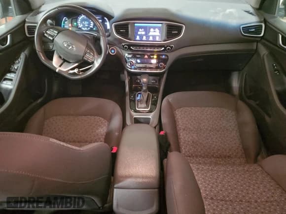 ✅ 2017 Hyundai Ioniq SEL • VIN: KMHC75LC5HU033510 • Lot: 84208254. Wystawiony na Copart z przebiegiem 168 854 mil. Bezpłatny archiwum sprzedaży aukcyjnych z USA i szczegółowy raport historii pojazdu na DreamBid. Zdjęcie 8.