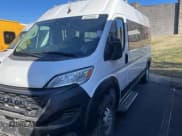 ✅ 2023 Ram ProMaster Window Van • VIN: 3C6LRVPG3PE572871 • Лот: 88302765. Опубликован ранее на Copart с пробегом 500 миль. Бесплатный доступ к архиву аукционных продаж из США и подробный отчёт об истории автомобиля на DreamBid. Изображение 2.