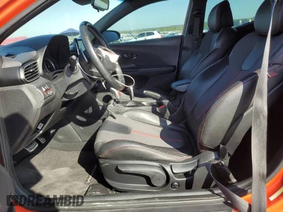 2020 Hyundai Veloster Turbo с VIN KMHTH6AB4LU030250, выставлен на аукционе Copart как лот 74720414 с пробегом 64 548 миль миль и Списание • Salvage title. История ставок и продаж доступна на DreamBid. Изображение 7.