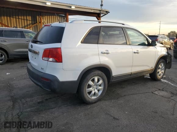 ✅ 2011 Kia Sorento LX • VIN: 5XYKTCA16BG027712 • Lot: 82656515. Listed on Copart with 108,511 mi. Free auction sales archive from the USA and detailed vehicle history report at DreamBid. Image 3.