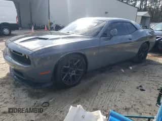 2018 Dodge Challenger T/A 392 z VIN 2C3CDZFJ6JH271684, wystawiony jako Copart lot #50328055 z przebiegiem 85 174 mil mil oraz Szkoda całkowita • Salvage title. Historia ofert i sprzedaży dostępna na DreamBid. Obrazek 1.