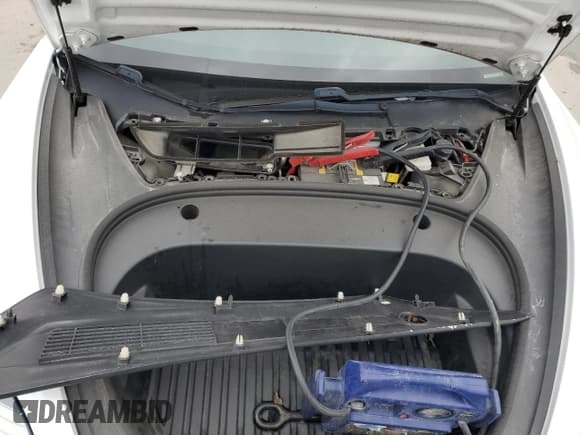 ✅ 2020 Tesla Model 3 Long Range • VIN: 5YJ3E1EB4LF790679 • Lot: 47623295. Wystawiony na Copart z przebiegiem 44 182 mil. Bezpłatny archiwum sprzedaży aukcyjnych z USA i szczegółowy raport historii pojazdu na DreamBid. Zdjęcie 11.