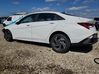 ✅ 2025 Hyundai Elantra SEL Convenience • VIN: KMHLS4DG1SU924590 • Лот: 90633065. Опубликован ранее на Copart с пробегом 14 548 миль. Бесплатный доступ к архиву аукционных продаж из США и подробный отчёт об истории автомобиля на DreamBid. Изображение 2.