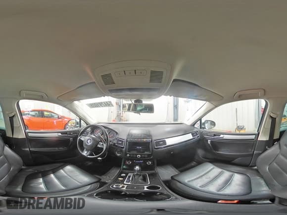 ✅ 2015 Volkswagen Touareg Sport • VIN: WVGEF9BP3FD006729 • Lot: 44791025. Listed on Copart with 130,782 mi. Free auction sales archive from the USA and detailed vehicle history report at DreamBid. Image 14.