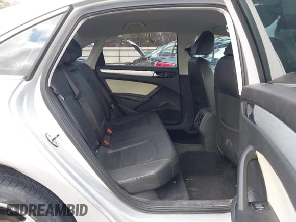 ✅ 2013 Volkswagen Passat SE • VIN: 1VWBP7A39DC034221 • Lot: 43707852. Listed on IAAI with 159,151 mi. Free auction sales archive from the USA and detailed vehicle history report at DreamBid. Image 8.