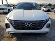 ✅ 2022 Hyundai Tucson SE • VIN: 5NMJA3AE8NH004477 • Lot: 76228434. Wystawiony na Copart z przebiegiem 40 791 mil. Bezpłatny archiwum sprzedaży aukcyjnych z USA i szczegółowy raport historii pojazdu na DreamBid. Zdjęcie 5.