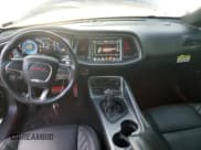 ✅ 2019 Dodge Challenger R/T Scat Pack • VIN: 2C3CDZFJ7KH677037 • Lot: 70466022. Wystawiony na Copart z przebiegiem 5 717 mil. Bezpłatny archiwum sprzedaży aukcyjnych z USA i szczegółowy raport historii pojazdu na DreamBid. Zdjęcie 8.