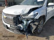 ✅ 2023 Chevrolet Traverse High Country • VIN: 1GNEVNKW5PJ216797 • Lot: 41479227. Wystawiony na IAAI z przebiegiem 45 527 mil. Bezpłatny archiwum sprzedaży aukcyjnych z USA i szczegółowy raport historii pojazdu na DreamBid. Zdjęcie 6.