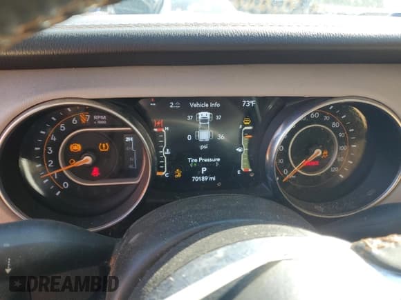 ✅ 2021 Jeep Gladiator Overland • VIN: 1C6HJTFG2ML557221 • Лот: 52453215. Опубликован ранее на Copart с пробегом 70 189 миль. Бесплатный доступ к архиву аукционных продаж из США и подробный отчёт об истории автомобиля на DreamBid. Изображение 9.