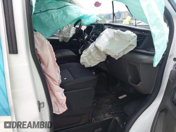 ✅ 2020 Ford Transit Cargo • VIN: 1FTBR1Y84LKB05972 • Lot: 41496329. Wystawiony na IAAI z przebiegiem Nie podano. Bezpłatny archiwum sprzedaży aukcyjnych z USA i szczegółowy raport historii pojazdu na DreamBid. Zdjęcie 5.