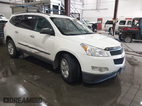 ✅ 2012 Chevrolet Traverse LS • VIN: 1GNKVEED1CJ132211 • Lot: 43566579. Wystawiony na IAAI z przebiegiem 184 191 mil. Bezpłatny archiwum sprzedaży aukcyjnych z USA i szczegółowy raport historii pojazdu na DreamBid. Zdjęcie 1.