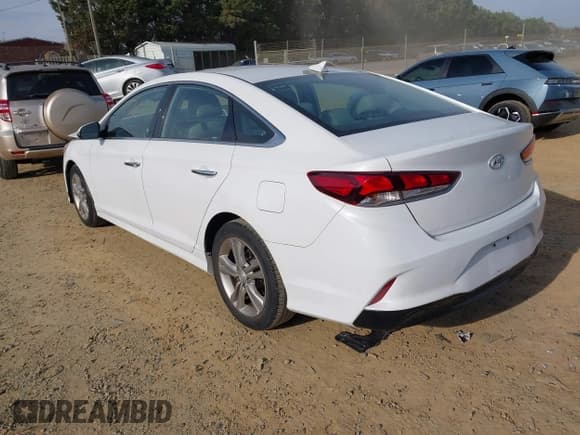 ✅ 2018 Hyundai Sonata Sport Plus • VIN: 5NPE34AF1JH689526 • Lot: 43573033. Listed on IAAI with 48,381 mi. Free auction sales archive from the USA and detailed vehicle history report at DreamBid. Image 3.