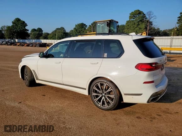 ✅ 2020 BMW X7 M50i • VIN: 5UXCX6C05L9C38130 • Lot: 71829275. Listed on Copart with 86,202 mi. Free auction sales archive from the USA and detailed vehicle history report at DreamBid. Image 2.