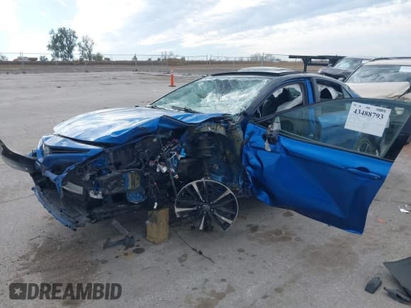 ✅ 2019 Toyota Camry XSE • VIN: 4T1B61HKXKU174538 • Lot: 43488793. Listed on IAAI with 130,336 mi. Free auction sales archive from the USA and detailed vehicle history report at DreamBid. Image 2.