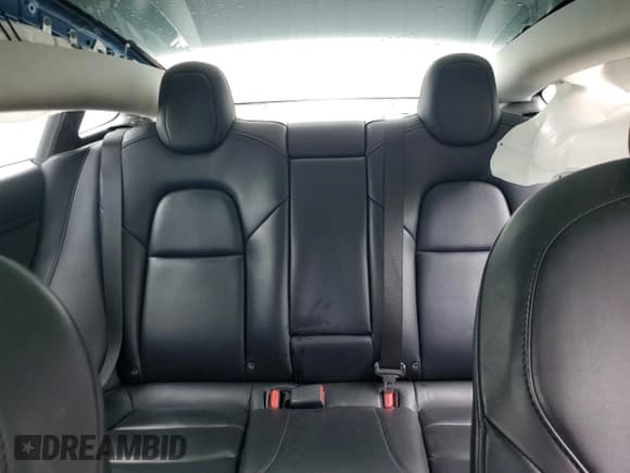 ✅ 2022 Tesla Model 3 • VIN: 5YJ3E1EAXNF190873 • Lot: 59681145. Wystawiony na Copart z przebiegiem Nie podano. Bezpłatny archiwum sprzedaży aukcyjnych z USA i szczegółowy raport historii pojazdu na DreamBid. Zdjęcie 10.