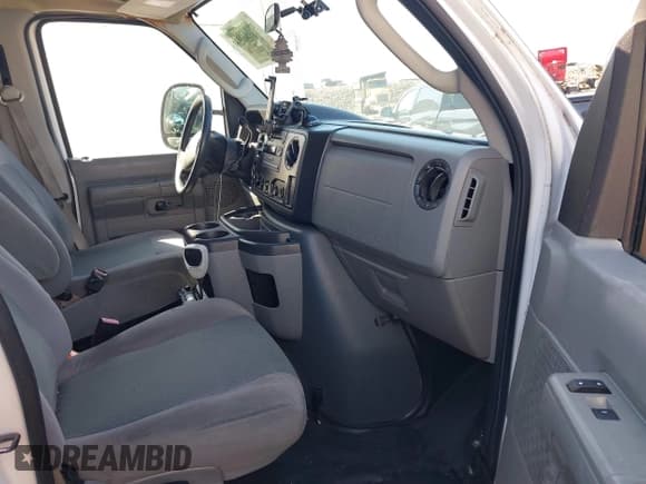 ✅ 2012 Ford E-Series Commercial • VIN: 1FDSS3ESXCDA58950 • Лот: 41549561. Опубликован ранее на IAAI с пробегом 471 886 миль. Бесплатный доступ к архиву аукционных продаж из США и подробный отчёт об истории автомобиля на DreamBid. Изображение 5.