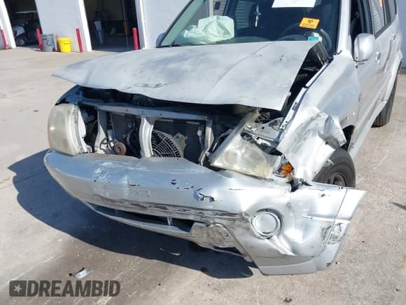 ✅ 2004 Suzuki XL7 LX • VIN: JS3TY92V744109459 • Lot: 42030103. Listed on IAAI with 170,132 mi. Free auction sales archive from the USA and detailed vehicle history report at DreamBid. Image 6.