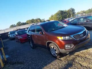 ✅ 2012 Kia Sorento LX • VIN: 5XYKT4A66CG197720 • Лот: 43474997. Опубликован ранее на IAAI с пробегом 180 665 миль. Бесплатный доступ к архиву аукционных продаж из США и подробный отчёт об истории автомобиля на DreamBid. Изображение 1.