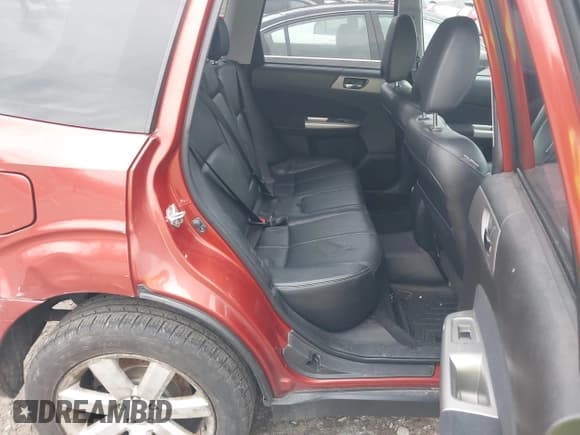 ✅ 2010 Subaru Forester X Limited • VIN: JF2SH6DC7AH804261 • Lot: 43766701. Listed on IAAI with 141,241 mi. Free auction sales archive from the USA and detailed vehicle history report at DreamBid. Image 8.