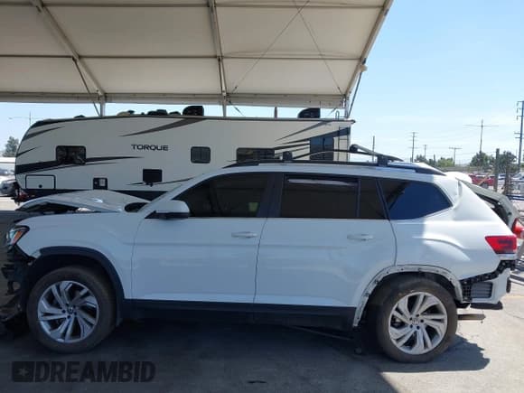✅ 2021 Volkswagen Atlas SE • VIN: 1V2HR2CA8MC514027 • Lot: 42260413. Listed on IAAI with 37,687 mi. Free auction sales archive from the USA and detailed vehicle history report at DreamBid. Image 14.