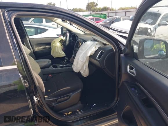 ✅ 2020 Dodge Durango SXT • VIN: 1C4RDHAG4LC141999 • Lot: 43292813. Wystawiony na IAAI z przebiegiem 84 536 mil. Bezpłatny archiwum sprzedaży aukcyjnych z USA i szczegółowy raport historii pojazdu na DreamBid. Zdjęcie 5.