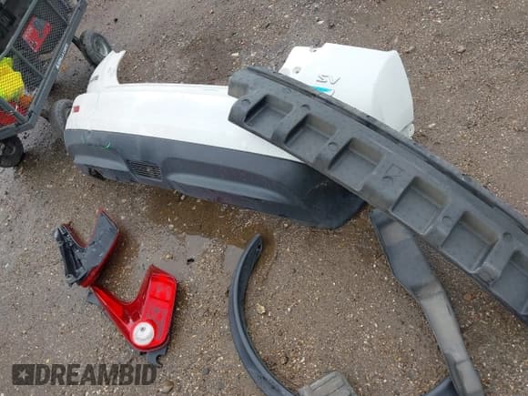 ✅ 2014 Nissan Juke S • VIN: JN8AF5MR5ET360092 • Lot: 42369134. Listed on IAAI with 176,905 mi. Free auction sales archive from the USA and detailed vehicle history report at DreamBid. Image 12.