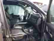 2020 Ram 1500 Limited z VIN 1C6SRFPT1LN419488, wystawiony jako IAAI lot #41847838 z przebiegiem 39 836 mil mil oraz . Historia ofert i sprzedaży dostępna na DreamBid. Obrazek 5.