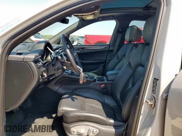 ✅ 2023 Porsche Macan • VIN: WP1AA2A58PLB19610 • Lot: 71876755. Listed on Copart with 35,088 mi. Free auction sales archive from the USA and detailed vehicle history report at DreamBid. Image 7.