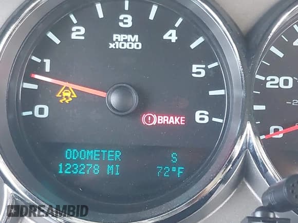 ✅ 2009 Chevrolet Silverado 1500 • VIN: 1GCEC24C29Z205003 • Lot: 42031245. Wystawiony na IAAI z przebiegiem 123 278 mil. Bezpłatny archiwum sprzedaży aukcyjnych z USA i szczegółowy raport historii pojazdu na DreamBid. Zdjęcie 16.