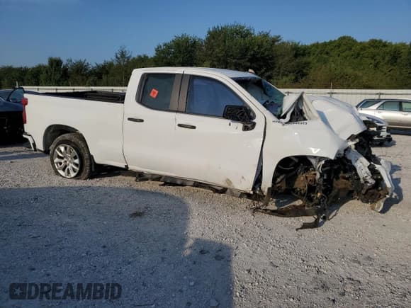 ✅ 2020 Chevrolet Silverado 1500 Custom • VIN: 1GCRWBEK6LZ356562 • Lot: 81113325. Wystawiony na Copart z przebiegiem Nie podano. Bezpłatny archiwum sprzedaży aukcyjnych z USA i szczegółowy raport historii pojazdu na DreamBid. Zdjęcie 4.