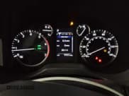 ✅ 2023 Lexus GX 460 Premium • VIN: JTJAM7BX3P5375547 • Lot: 85304605. Wystawiony na Copart z przebiegiem 9 957 mil. Bezpłatny archiwum sprzedaży aukcyjnych z USA i szczegółowy raport historii pojazdu na DreamBid. Zdjęcie 9.