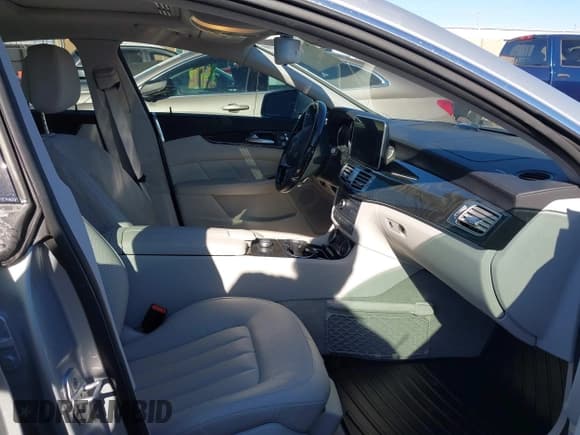 ✅ 2015 Mercedes-Benz CLS 400 • VIN: WDDLJ6FB6FA139774 • Лот: 41464206. Опубликован ранее на IAAI с пробегом 56 070 миль. Бесплатный доступ к архиву аукционных продаж из США и подробный отчёт об истории автомобиля на DreamBid. Изображение 5.