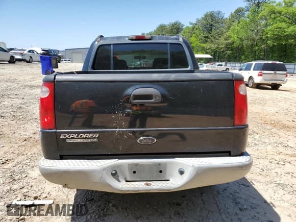 ✅ 2005 Ford Explorer Sport Trac XLS • VIN: 1FMZU67K85UA30431 • Lot: 53716665. Wystawiony na Copart z przebiegiem Nie podano. Bezpłatny archiwum sprzedaży aukcyjnych z USA i szczegółowy raport historii pojazdu na DreamBid. Zdjęcie 6.