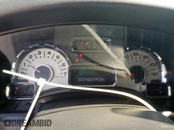 ✅ 2012 Ford Expedition Max King Ranch • VIN: 1FMJK1J54CEF35818 • Lot: 67677625. Listed on Copart with 295,478 mi. Free auction sales archive from the USA and detailed vehicle history report at DreamBid. Image 9.