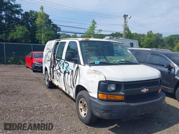 ✅ 2005 Chevrolet Express Cargo • VIN: 1GCGG25V051154199 • Лот: 42832510. Опубликован ранее на IAAI с пробегом Не указан. Бесплатный доступ к архиву аукционных продаж из США и подробный отчёт об истории автомобиля на DreamBid. Изображение 1.
