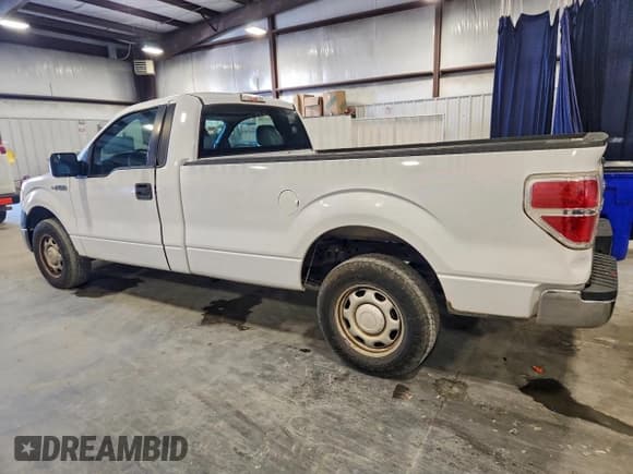 ✅ 2014 Ford F-150 XL • VIN: 1FTMF1CM5EKF14345 • Lot: 94582335. Wystawiony na Copart z przebiegiem 112 571 mil. Bezpłatny archiwum sprzedaży aukcyjnych z USA i szczegółowy raport historii pojazdu na DreamBid. Zdjęcie 2.