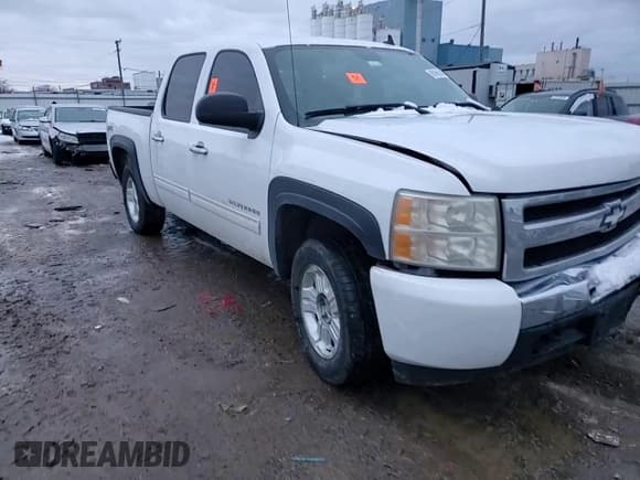 ✅ 2011 Chevrolet Silverado 1500 1HY • VIN: 3GCUKUEJ9BG118907 • Lot: 88969345. Listed on Copart with 166,632 mi. Free auction sales archive from the USA and detailed vehicle history report at DreamBid. Image 11.