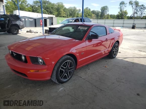 ✅ 2006 Ford Mustang GT Deluxe • VIN: 1ZVHT82H765260481 • Lot: 70352005. Wystawiony na Copart z przebiegiem 335 474 mil. Bezpłatny archiwum sprzedaży aukcyjnych z USA i szczegółowy raport historii pojazdu na DreamBid. Zdjęcie 1.