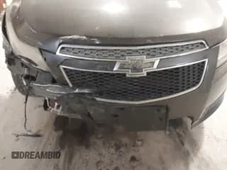 ✅ 2014 Chevrolet Cruze LS • VIN: 1G1PA5SH9E7206114 • Lot: 41509761. Wystawiony na IAAI z przebiegiem 216 727 mil. Bezpłatny archiwum sprzedaży aukcyjnych z USA i szczegółowy raport historii pojazdu na DreamBid. Zdjęcie 6.