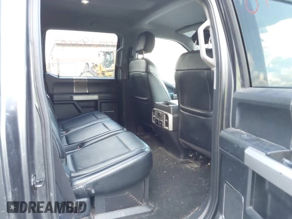 ✅ 2019 Ford F-250 XL • VIN: 1FT7W2B6XKEC46795 • Lot: 43429518. Listed on IAAI with 171,575 mi. Free auction sales archive from the USA and detailed vehicle history report at DreamBid. Image 8.