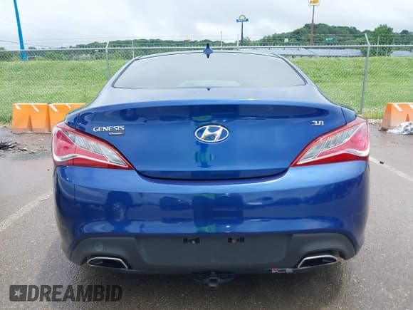 ✅ 2015 Hyundai Genesis Coupe Ultimate • VIN: KMHHU6KJ0FU123620 • Lot: 42461548. Wystawiony na IAAI z przebiegiem 77 466 mil. Bezpłatny archiwum sprzedaży aukcyjnych z USA i szczegółowy raport historii pojazdu na DreamBid. Zdjęcie 16.