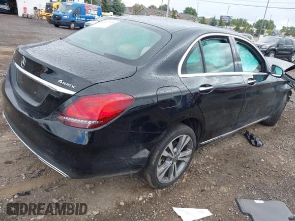 ✅ 2021 Mercedes-Benz C 300 • VIN: W1KWF8EB6MR648452 • Lot: 43049735. Wystawiony na IAAI z przebiegiem 49 656 mil. Bezpłatny archiwum sprzedaży aukcyjnych z USA i szczegółowy raport historii pojazdu na DreamBid. Zdjęcie 4.
