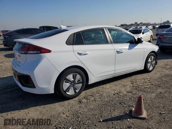 ✅ 2018 Hyundai Ioniq Blue • VIN: KMHC65LC8JU101744 • Lot: 82600814. Wystawiony na Copart z przebiegiem 120 744 mil. Bezpłatny archiwum sprzedaży aukcyjnych z USA i szczegółowy raport historii pojazdu na DreamBid. Zdjęcie 3.