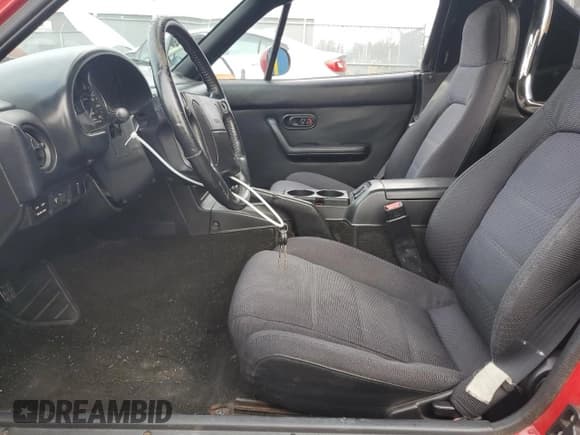 ✅ 1992 Mazda MX-5 Miata • VIN: JM1NA3514N1301877 • Lot: 62604124. Listed on Copart with 154,902 mi. Free auction sales archive from the USA and detailed vehicle history report at DreamBid. Image 7.