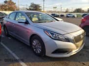 ✅ 2017 Hyundai Sonata SE • VIN: KMHE24L10HA060440 • Lot: 68864442. Wystawiony na Copart z przebiegiem 97 674 mil. Bezpłatny archiwum sprzedaży aukcyjnych z USA i szczegółowy raport historii pojazdu na DreamBid. Zdjęcie 4.