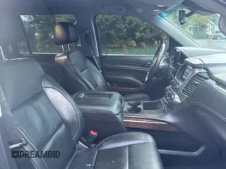 ✅ 2018 Chevrolet Suburban LT • VIN: 1GNSKHKC8JR145624 • Lot: 81198944. Wystawiony na Copart z przebiegiem 112 658 mil. Bezpłatny archiwum sprzedaży aukcyjnych z USA i szczegółowy raport historii pojazdu na DreamBid. Zdjęcie 5.