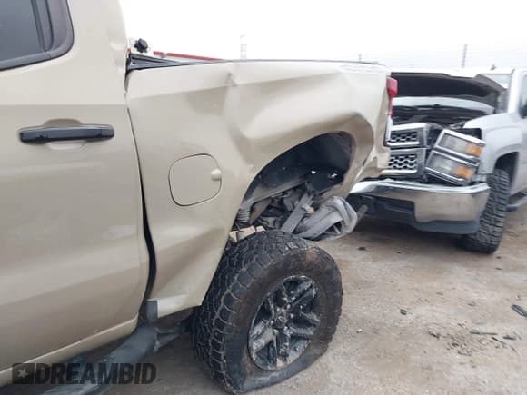 ✅ 2022 Chevrolet Silverado 1500 LT Trail Boss • VIN: 3GCUDFED4NG518510 • Lot: 41190719. Wystawiony na IAAI z przebiegiem 42 517 mil. Bezpłatny archiwum sprzedaży aukcyjnych z USA i szczegółowy raport historii pojazdu na DreamBid. Zdjęcie 6.