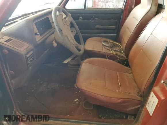 ✅ 1982 Volkswagen Rabbit • VIN: 1V1KG017XCV015664 • Lot: 90328775. Listed on Copart with Not provided. Free auction sales archive from the USA and detailed vehicle history report at DreamBid. Image 7.