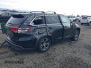 ✅ 2018 Toyota Highlander LE Plus • VIN: 5TDBZRFH2JS861971 • Lot: 43358842. Wystawiony na IAAI z przebiegiem 96 533 mil. Bezpłatny archiwum sprzedaży aukcyjnych z USA i szczegółowy raport historii pojazdu na DreamBid. Zdjęcie 4.