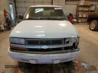 2005 Chevrolet Blazer LS with VIN 1GNCS13X55K121650, listed as a Copart auction lot 83545194 with 117,125 mi miles and Salvage title. Bid and sale history available at DreamBid. Image 5.